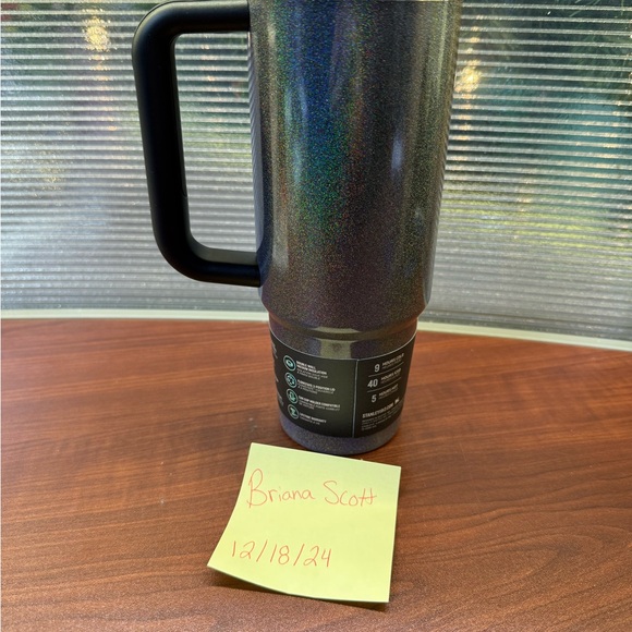 Stanley Quencher H2.0 Tumbler - Black - Picture 4 of 6